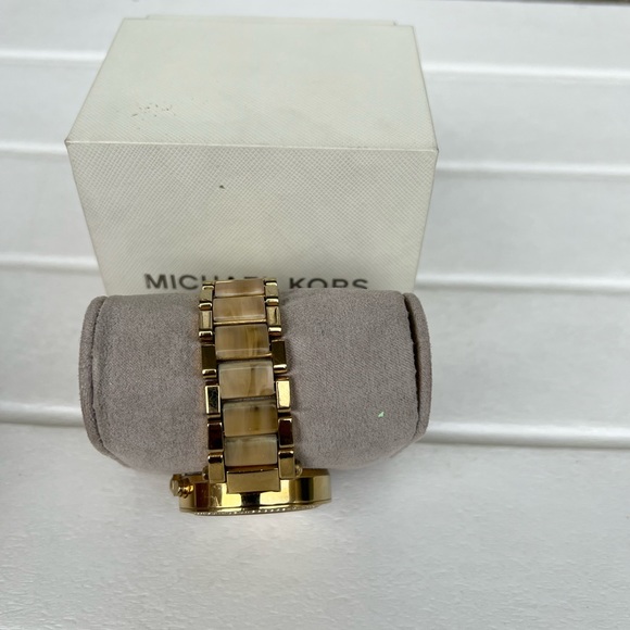 MICHAEL KORS MK5632 Parker All Gold Tone. Chronograph Ladies Wrist Watch - Picture 5 of 6